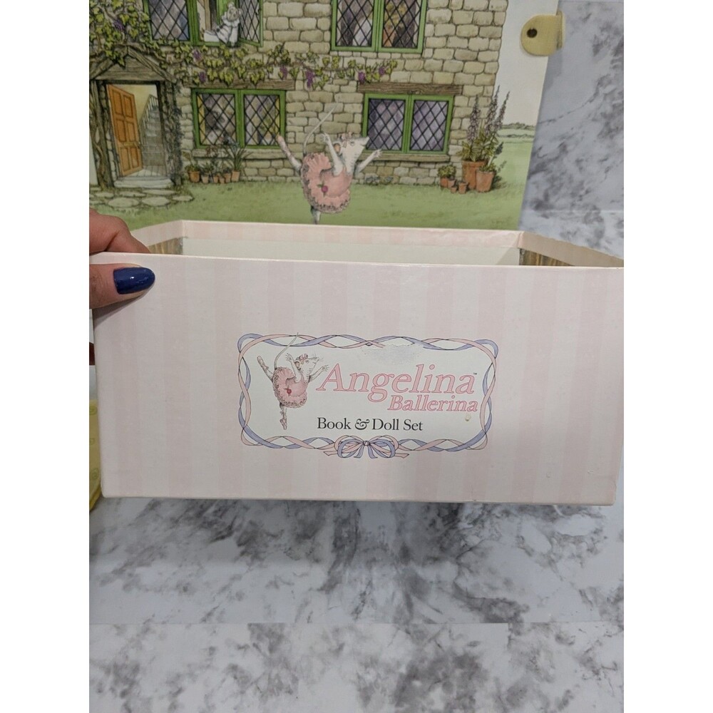 Angelina Ballerina Storybook Cottage Hardcover American Girl Set Doll Clothes - Picture 9 of 16